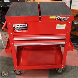 SNAP-ON TABLE TOP ROLLING 2 DRAWER TOOL BOX WITH