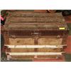 Image 1 : ANTIQUE WOOD / METAL TRUNK 32X21X19