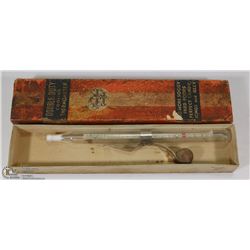 VINTAGE COOKING THERMOMETER IN BOX
