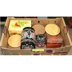 ESTATE BOX OF HANDPAINTED AND WOOD CARVED TRINKET
