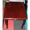 Image 1 : CLASSIC WOOD TONE END TABLE