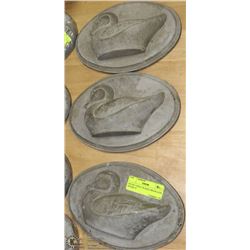 SET OF 3 WALL PLAQUE MEDALLION DUCKS  9"