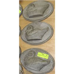 SET OF 3 WALL PLAQUE MEDALLION DUCKS  9"