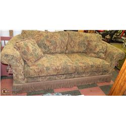 ESTATE VINTAGE STYLE SOFA WITH ACCENT PILLOWS