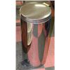Image 1 : STAINLESS STEEL GARBAGE CAN