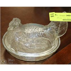 ESTATE GLASS HEN ON NEST