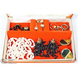 LARGE ESTATE COLLECTION OF ASSORTED VINTAGE