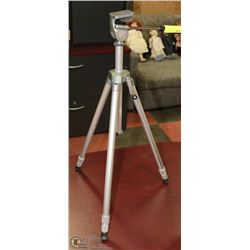 VINTAGE METAL CAMERA TRI-POD