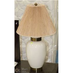 ESTATE GLASS LAMP
