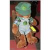 Image 1 : JOHN DEERE BEAR IN WOOD ROCKING CHAIR
