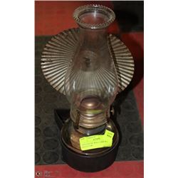 VINTAGE OIL WALL LAMP WITH REFLECTOR