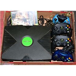 ORIGINAL XBOX CONSOLE WITH 4 CONTROLLERS & 1 GAME