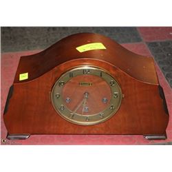 VINTAGE MANTLE FORSESTVILLE 8 DAY CHIME CLOCK WITH
