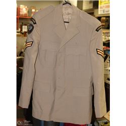 CANADA MILITARY MEDIC JACKET SIZE 7342