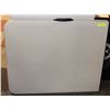 Image 1 : FOLDING WHITE PLASTIC 6' TABLE