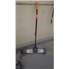 Image 1 : Magnetic 18" sweeper