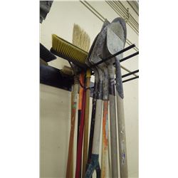 Grouping of shovels / broom / sledge hammer