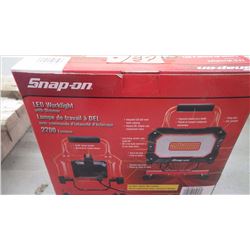 Unused snap-on LED work light with dimmer w/2700