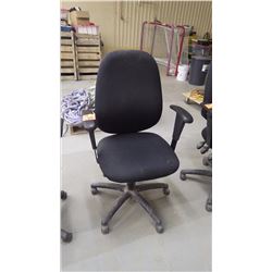 Black cloth adjustable office chair (very good condition)