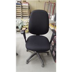 Black cloth adjustable office chair (very good condition)