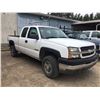 Image 2 : NO PST...2004 Chev Silverado HD 4 X 4 6.0L V8 AUTO WITH POWER WINDOWS, POWER LOCKS, POWER MIRRORS, A