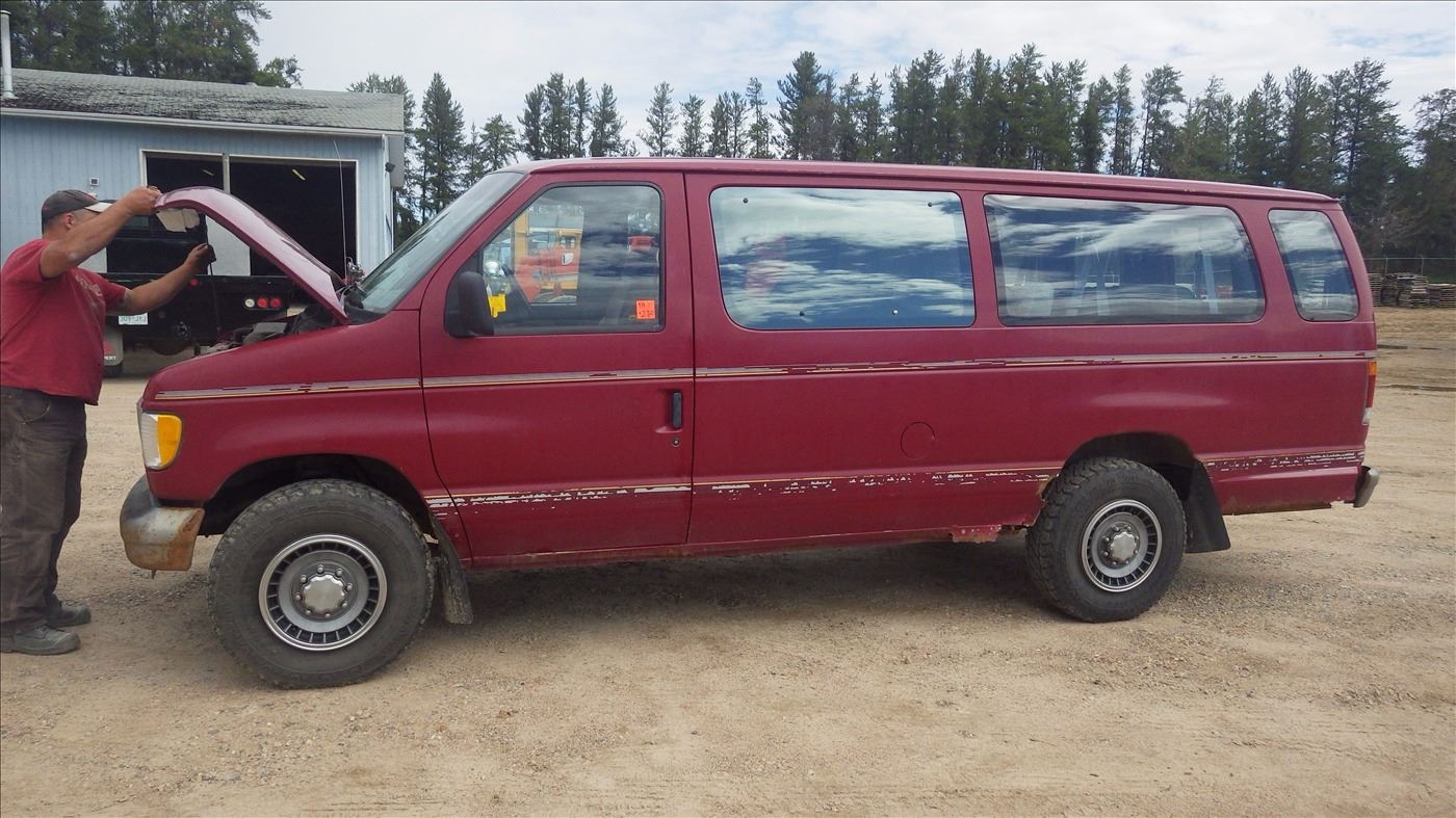 ford e350 15 passenger van