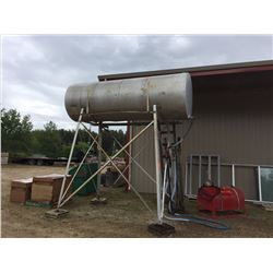 1000 Gal Diesel fuel tank on stand with hoses and nozzels