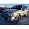 Image 2 : 2000 - INFINITI QX4