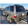 Image 3 : 2000 - INFINITI QX4