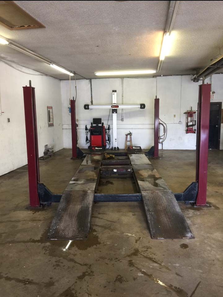 John Bean Wheeltronic Heavy Duty 12,000 lb Truck & Car Lift