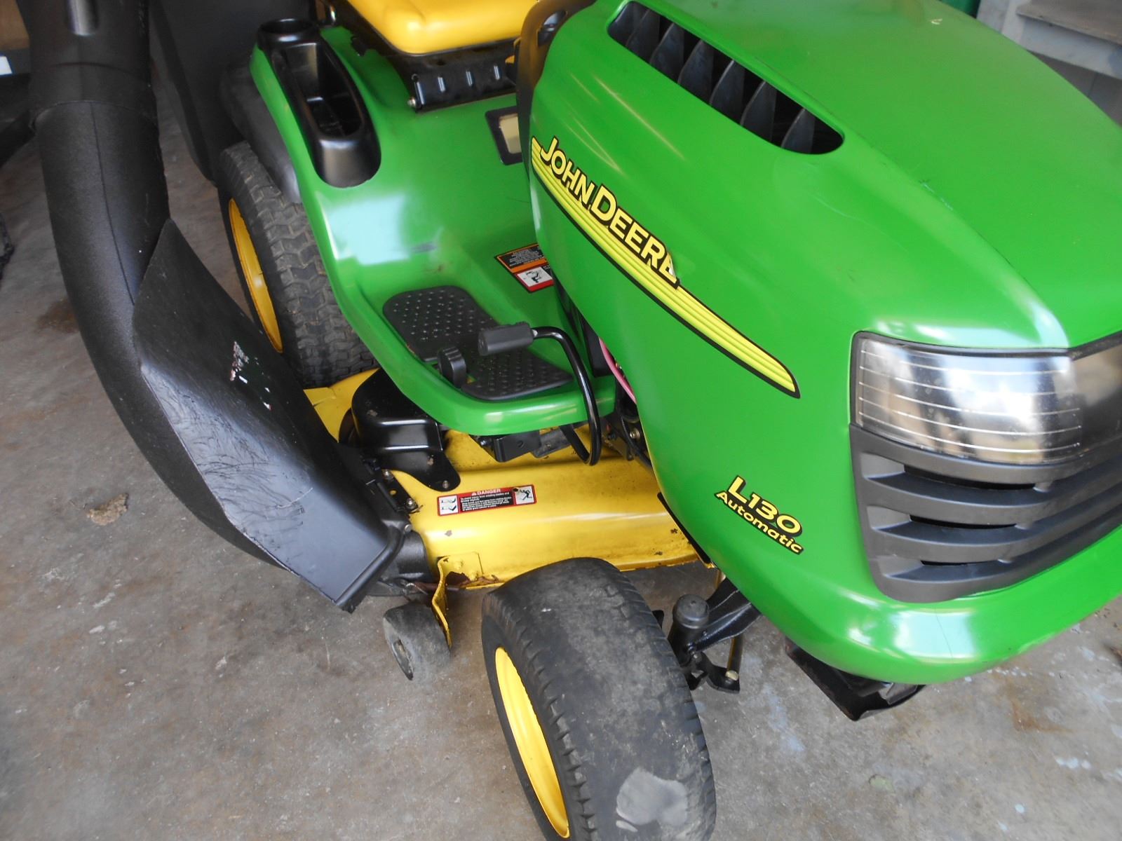 John Deere L130 automatic 48 inch cut with Bagger