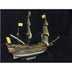 ROYAL SOVEREIGN MODEL SHIP 1637