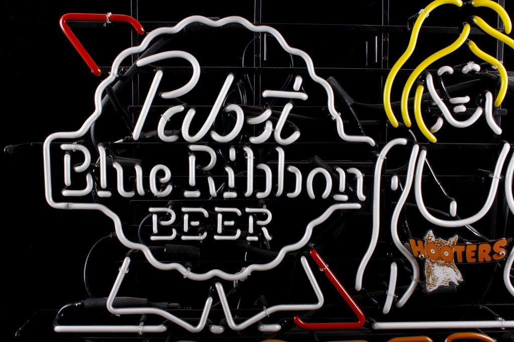 pabst blue ribbon hooters neon lighted sign pabst lighted sign