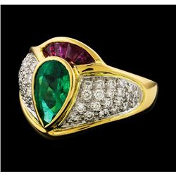 1.32 ctw Emerald and Diamond Ring - 18KT Yellow Gold