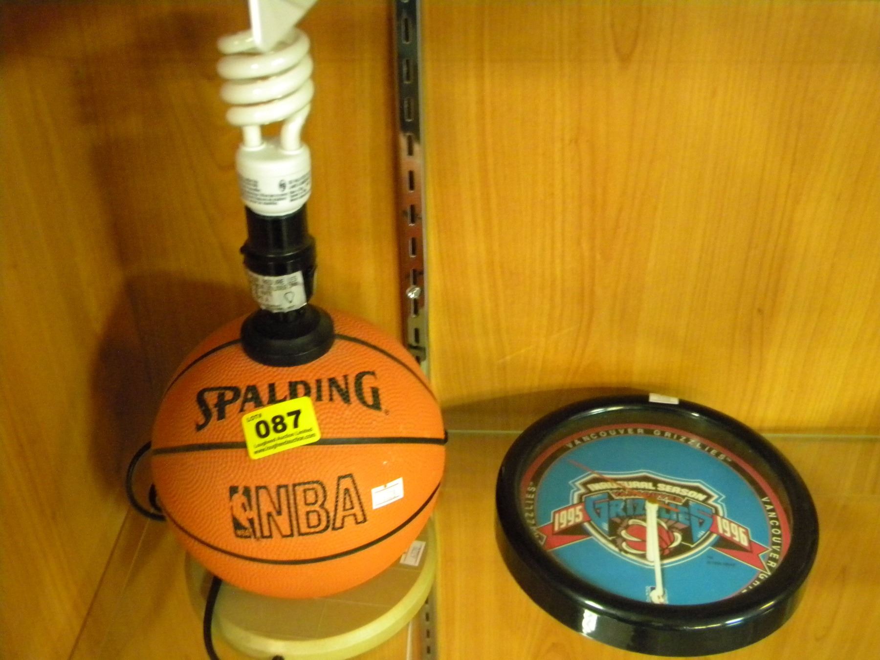 VINTAGE 90'S SPALDING NBA BASKETBALL LAMP/VANCOUVER GRIZZLIES CLOCK