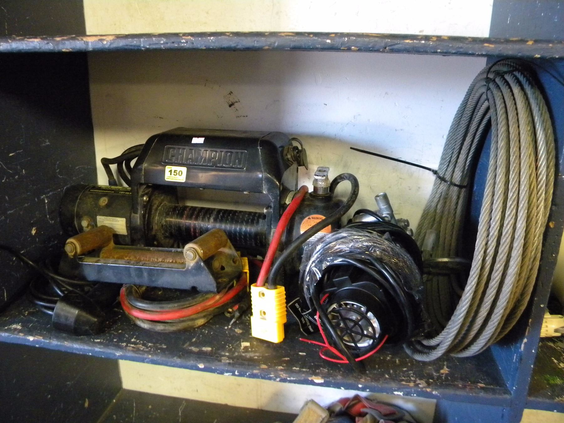 CHAMPION WINCH WITH CONTROLLER AND WIRE ROPE