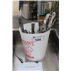 Image 1 : BUCKET OF KITCHEN UTENSILS