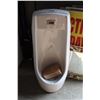 Image 1 : URINAL