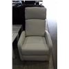 Image 1 : WHITE LEATHER RECLINER