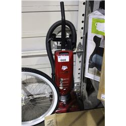 UPRIGHT DIRT DEVIL VACUUM