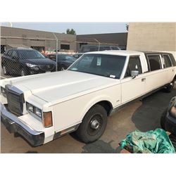1989 LINCOLN TOWNCAR, LIMOUSINE, WHITE, VIN# 1LNBM81F8KY719060 74,062KMS, GAS, AUTOMATIC
