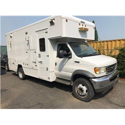 2003 FORD E550 SUPER DUTY, WHITE WORK TRUCK WITH STORAGE, DIESEL, AUTOMATIC, VIN#1FDAE55F23HA52781,