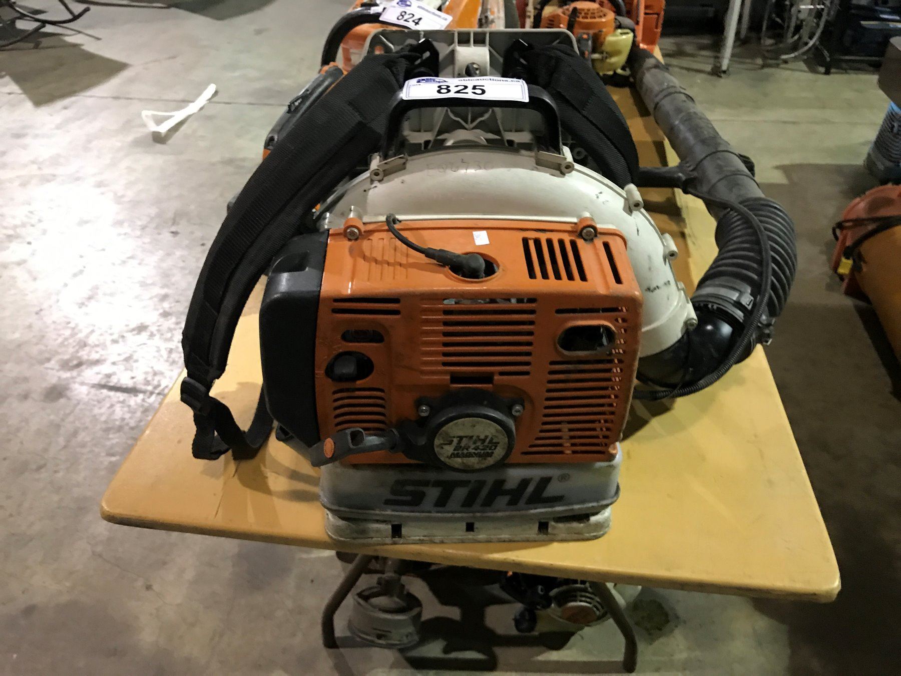 STIHL VR420 GAS BACKPACK LEAF BLOWER STIHL VR420 GAS BACKPACK LEAF BLOWER