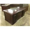 Image 2 : MAHOGANY TRADITIONAL 6' EXECUTIVE DESK
