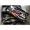 Image 2 : SHELF LOT OF MISC. TOOLS