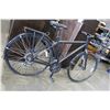 Image 2 : GIANT 24SPD ALUMINUM MOUNTAIN BIKE WITH DISC BRAKES
