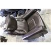 Image 2 : LEATHER SWIVEL RECLINER