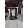 Image 1 : CURIO CABINET