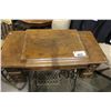 Image 2 : SINGER TREADLE SEWING MACHINE