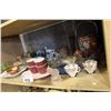 Image 2 : SHELF LOT OF COLLECTABLES